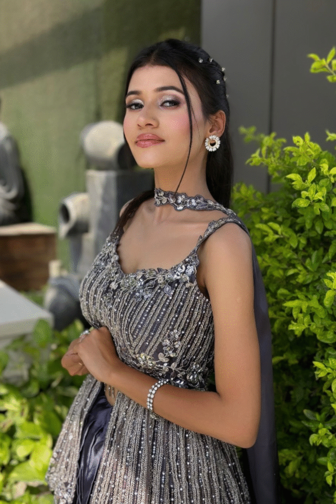 13+ Shimmery Eye Makeup Looks That Sparkle in 2025 13