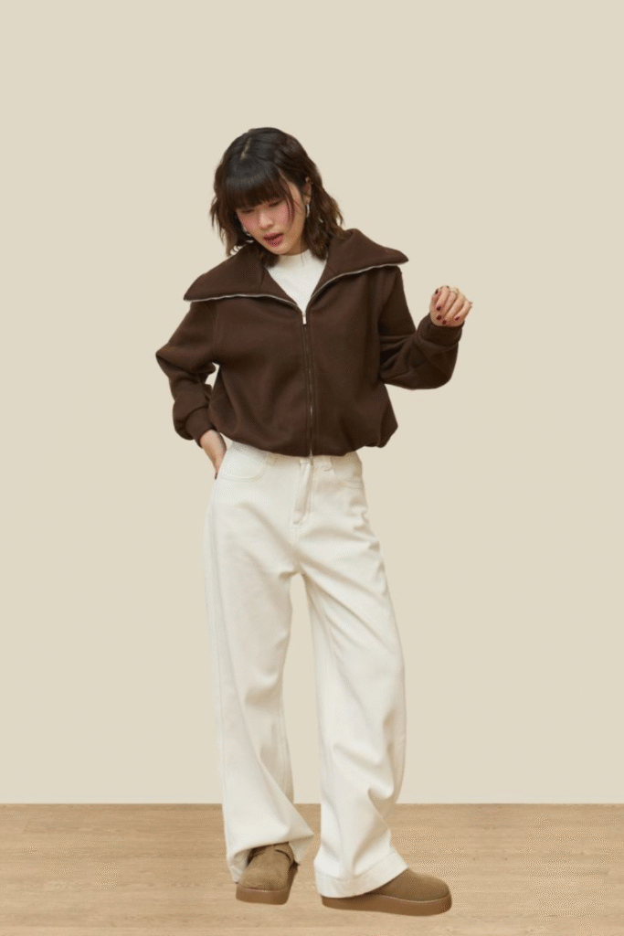 22+ Cozy & Trendy Winter Looks to Try This Year 14