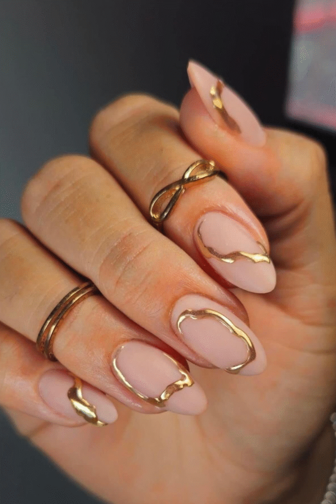 17+ Stunning Gold Nail Designs That Feel Pure Luxury 16