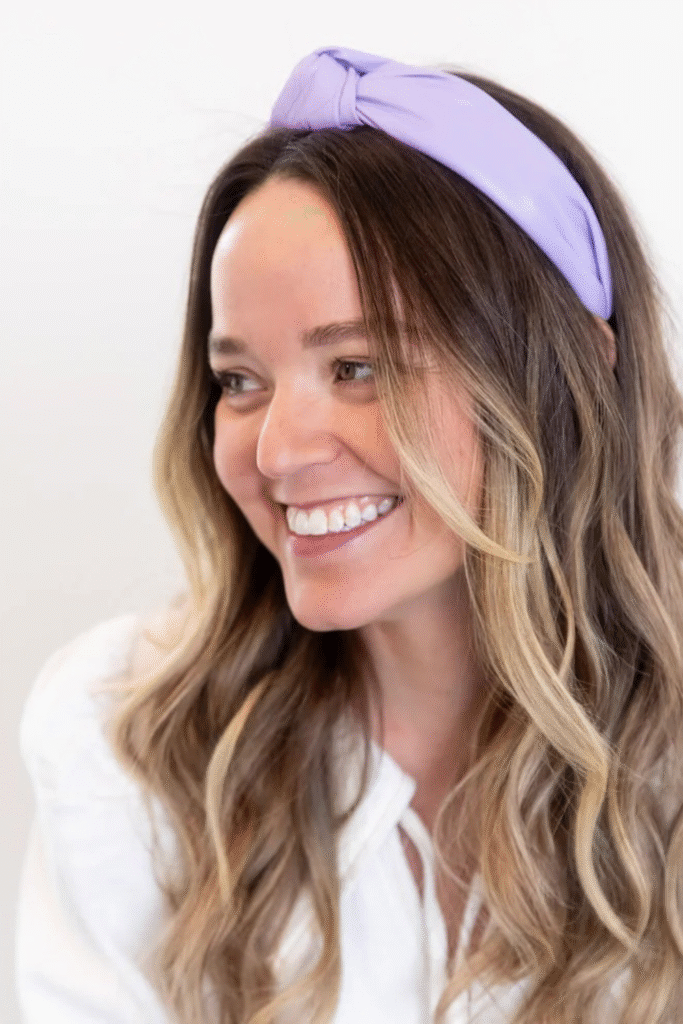 17+ Headband Hairstyles That Are So Chic in 2025 17