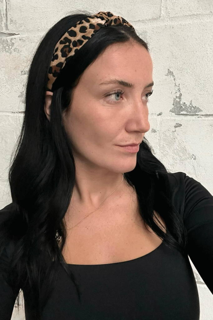 17+ Headband Hairstyles That Are So Chic in 2025 18
