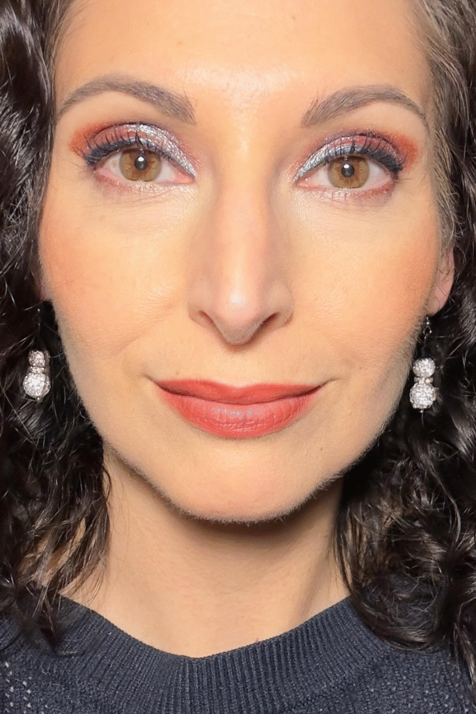 13+ Shimmery Eye Makeup Looks That Sparkle in 2025 19