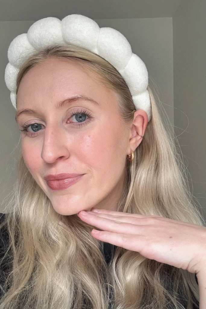 17+ Headband Hairstyles That Are So Chic in 2025 2