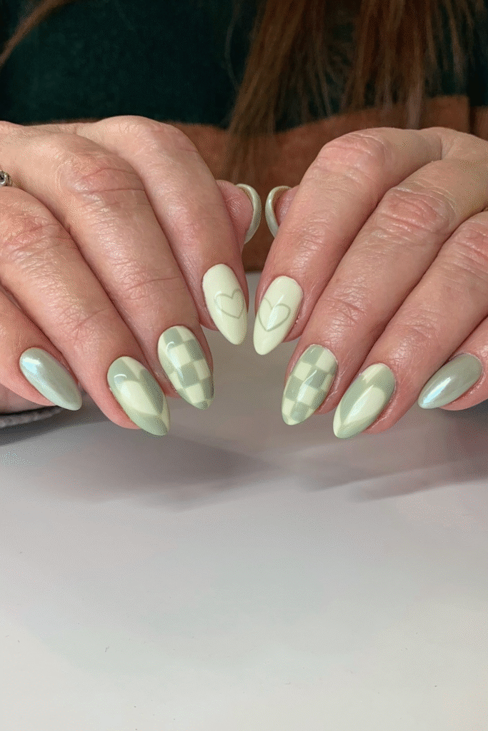 23+ Green Nail Ideas That Look So Fresh for 2025 20