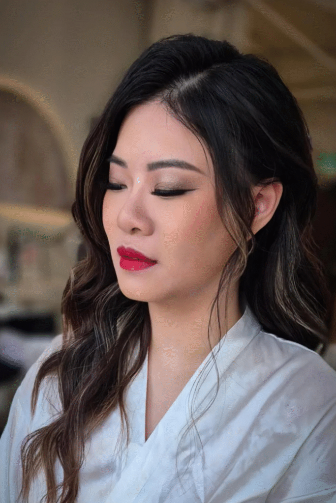 13+ Shimmery Eye Makeup Looks That Sparkle in 2025 20