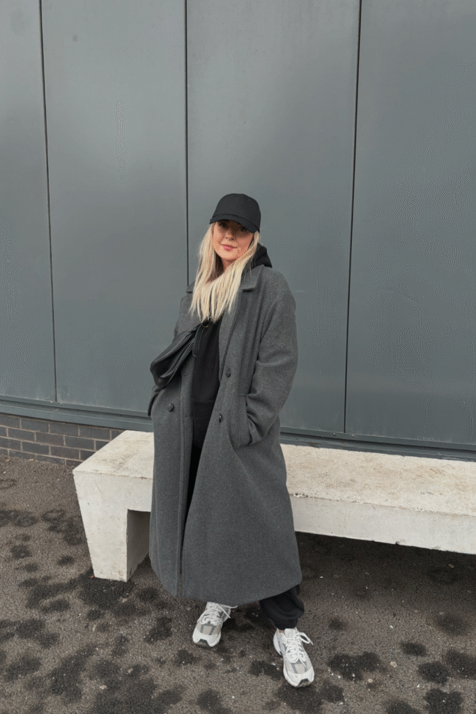 22+ Cozy & Trendy Winter Looks to Try This Year 24