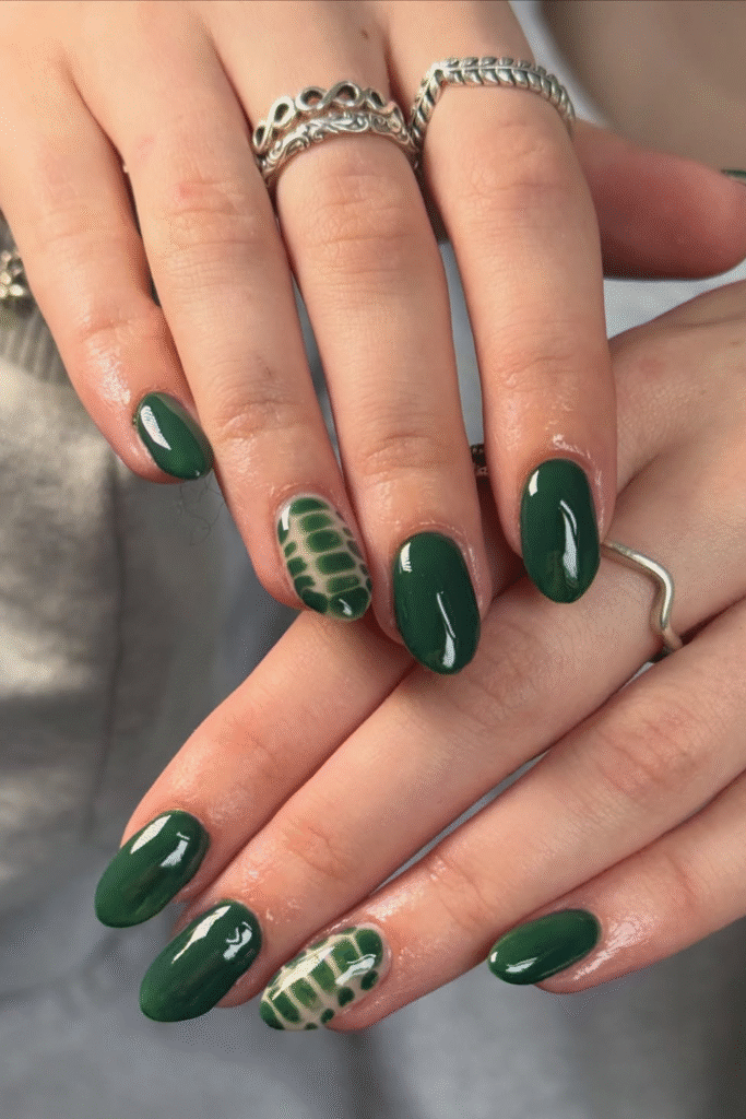 23+ Green Nail Ideas That Look So Fresh for 2025 25