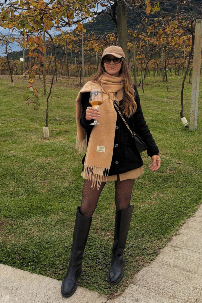 22+ Cozy & Trendy Winter Looks to Try This Year 25