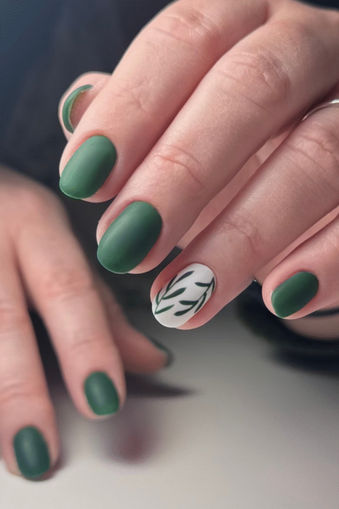 23+ Green Nail Ideas That Look So Fresh for 2025 4