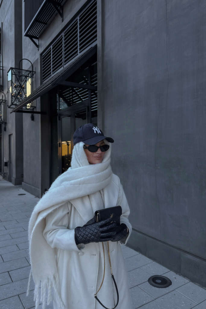 22+ Cozy & Trendy Winter Looks to Try This Year 6