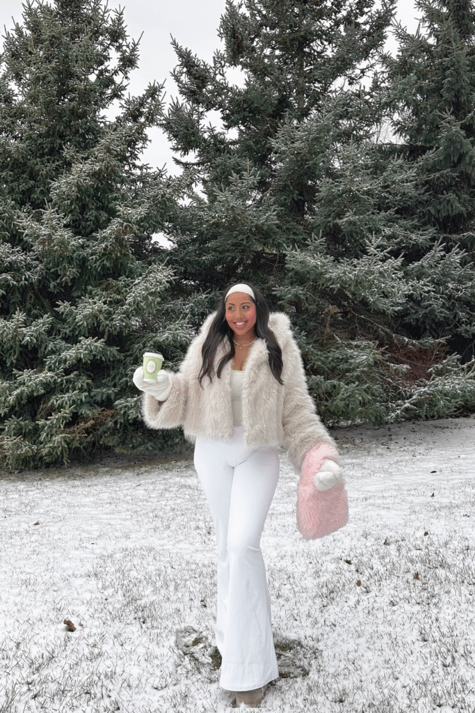 22+ Cozy & Trendy Winter Looks to Try This Year 8