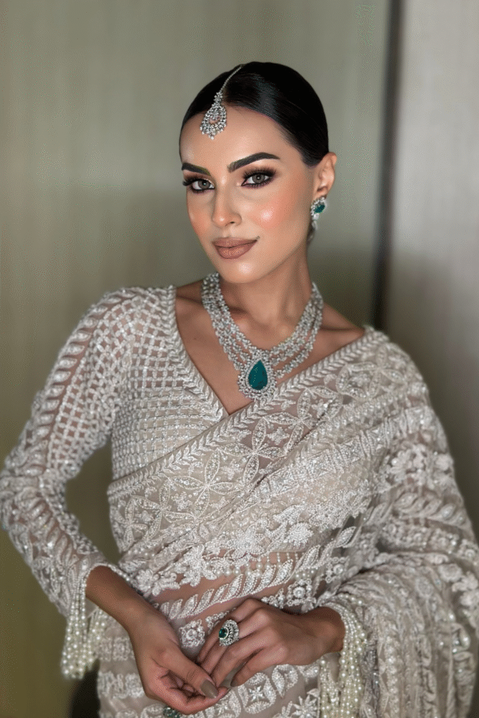 13+ Shimmery Eye Makeup Looks That Sparkle in 2025 8