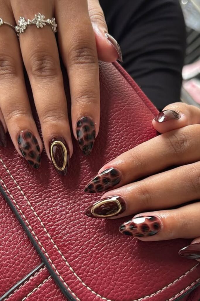 19+ Almond Nail Ideas for 2025 That Look So Chic almond nails (14)