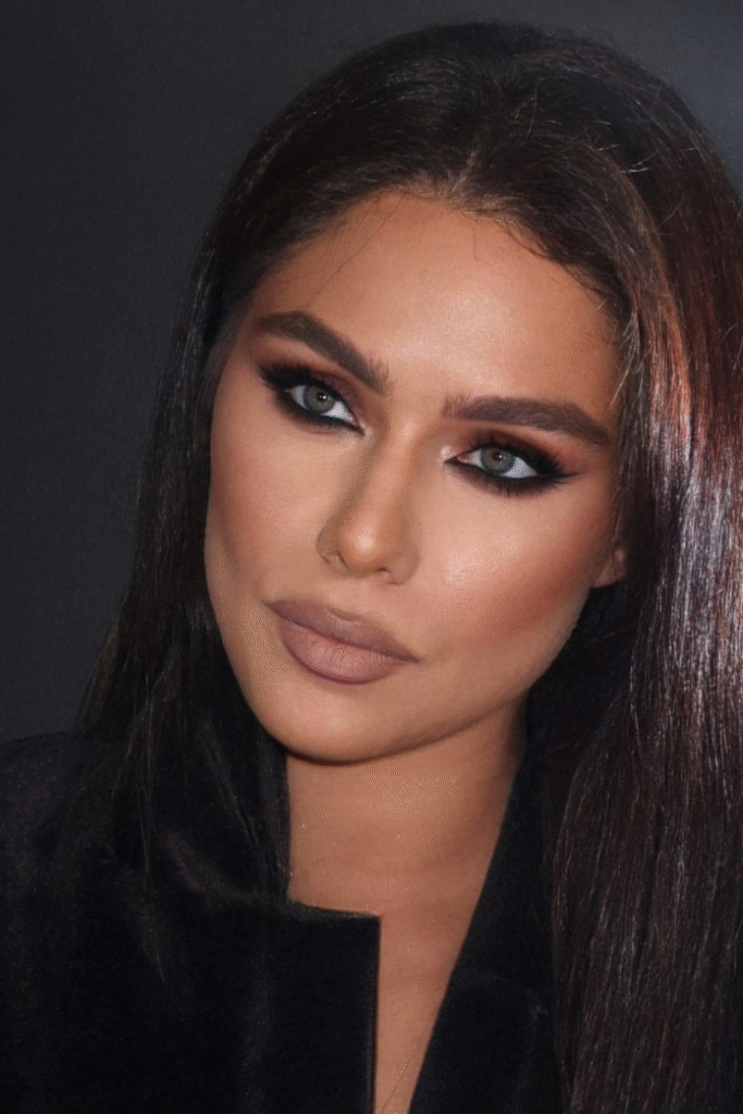 19+ Smokey Eye Makeup Looks for Bold and Soft Glam 12