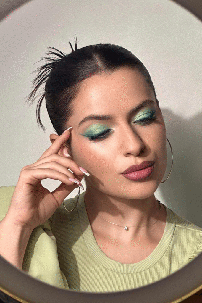 23+ Stunning Green Eye Makeup Ideas for Every Mood 13
