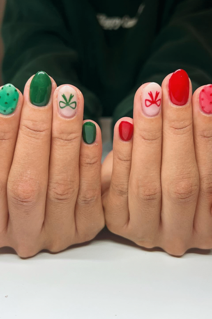 20+ December Nail Ideas for a Cozy Winter Look 13