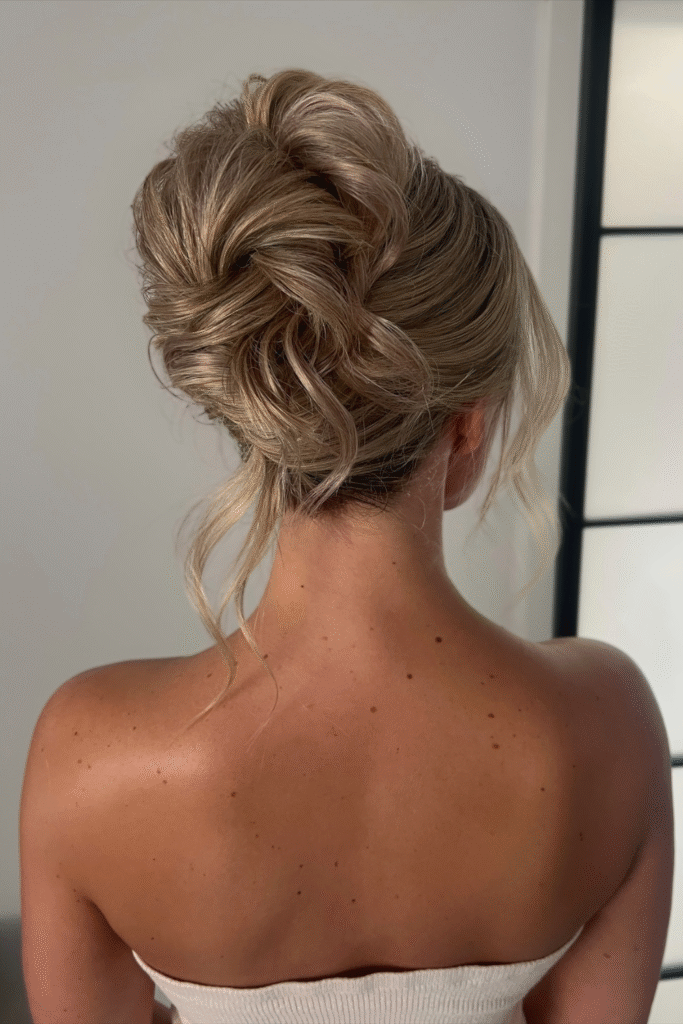 21+ Beautiful Updo Hairstyles You’ll Love 15