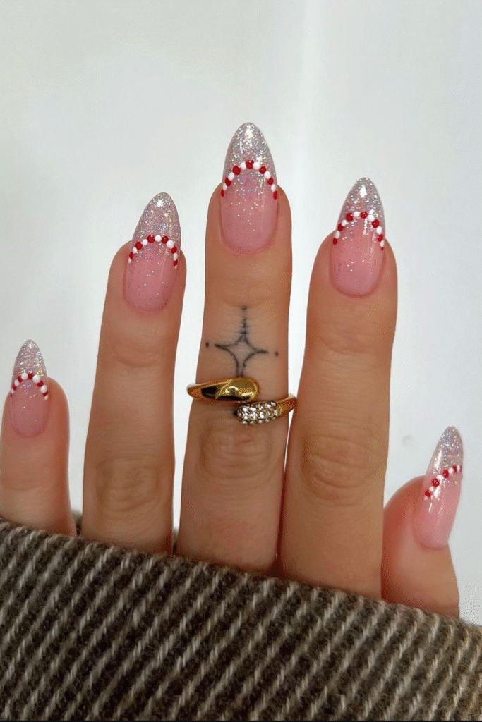 20+ December Nail Ideas for a Cozy Winter Look 16