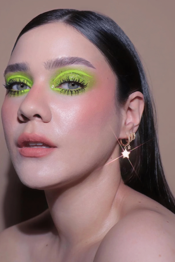 23+ Stunning Green Eye Makeup Ideas for Every Mood 17