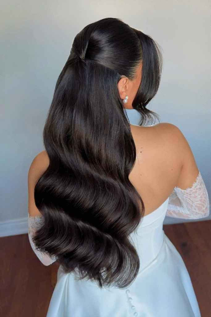 25+ Bridal Hairstyles for a Stunning Wedding Look 18
