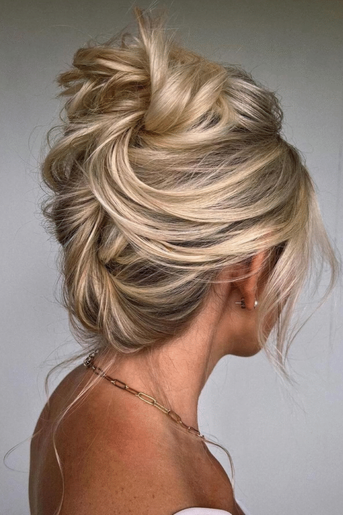 21+ Beautiful Updo Hairstyles You’ll Love 18