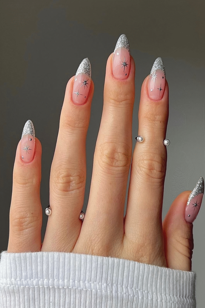 20+ December Nail Ideas for a Cozy Winter Look 18
