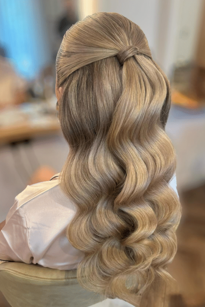 24+ Bridesmaid Hairstyles That Steal the Spotlight 19