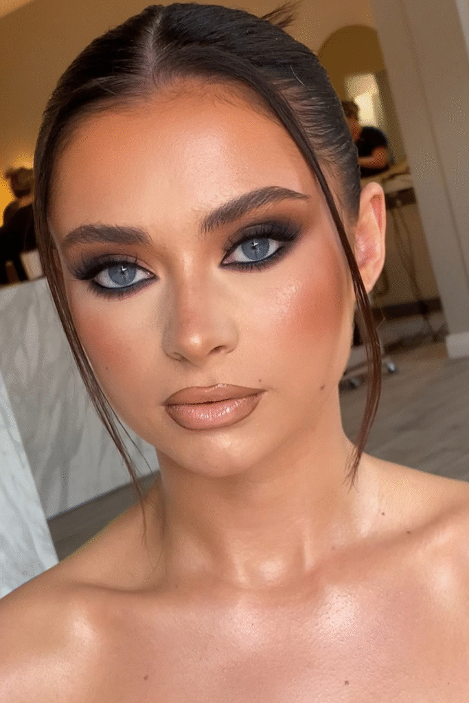 19+ Smokey Eye Makeup Looks for Bold and Soft Glam 2