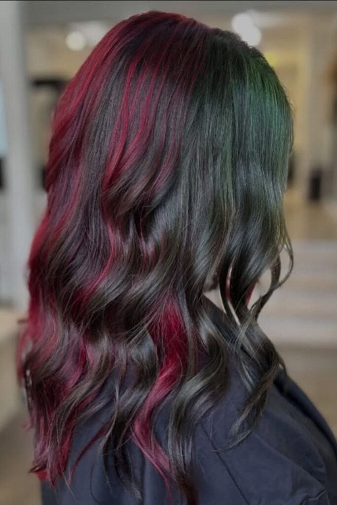 26+ Christmas Hairstyles for a Cozy Holiday Look 2