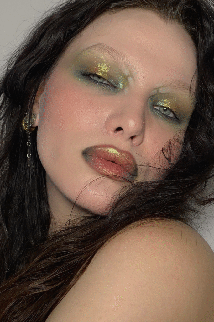 23+ Stunning Green Eye Makeup Ideas for Every Mood 20