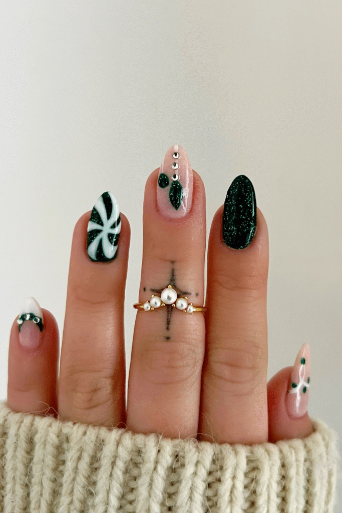 20+ December Nail Ideas for a Cozy Winter Look 21