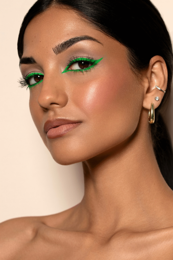 23+ Stunning Green Eye Makeup Ideas for Every Mood 21