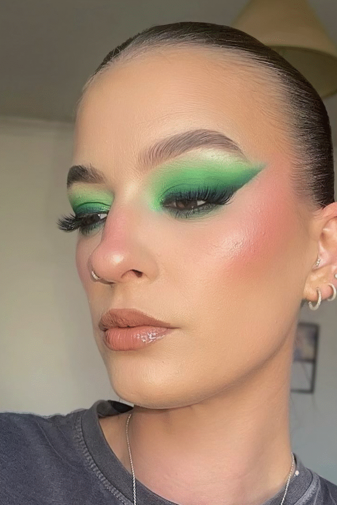 23+ Stunning Green Eye Makeup Ideas for Every Mood 22