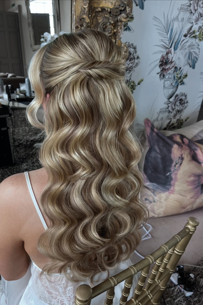 25+ Bridal Hairstyles for a Stunning Wedding Look 26