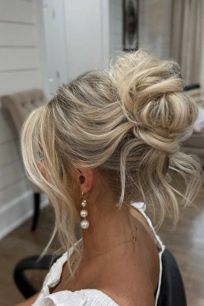 21+ Beautiful Updo Hairstyles You’ll Love 3