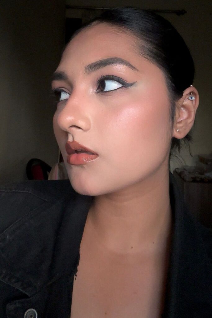 26+ Dark Feminine Makeup Looks With Bold Attitude 3