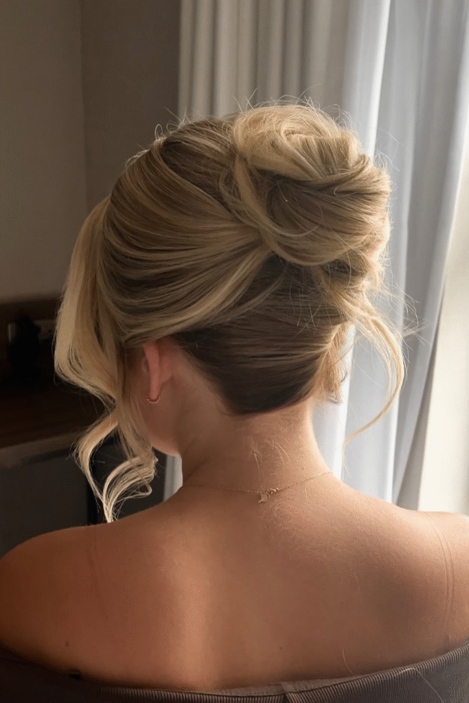24+ Bridesmaid Hairstyles That Steal the Spotlight 4