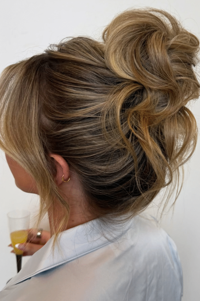 21+ Beautiful Updo Hairstyles You’ll Love 4