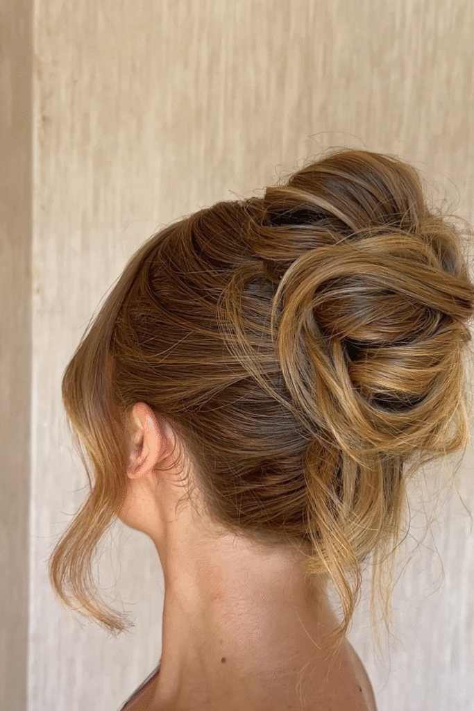 21+ Beautiful Updo Hairstyles You’ll Love 5