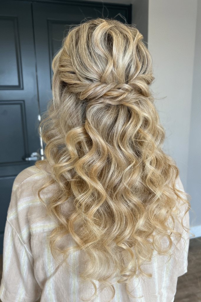 24+ Bridesmaid Hairstyles That Steal the Spotlight 6