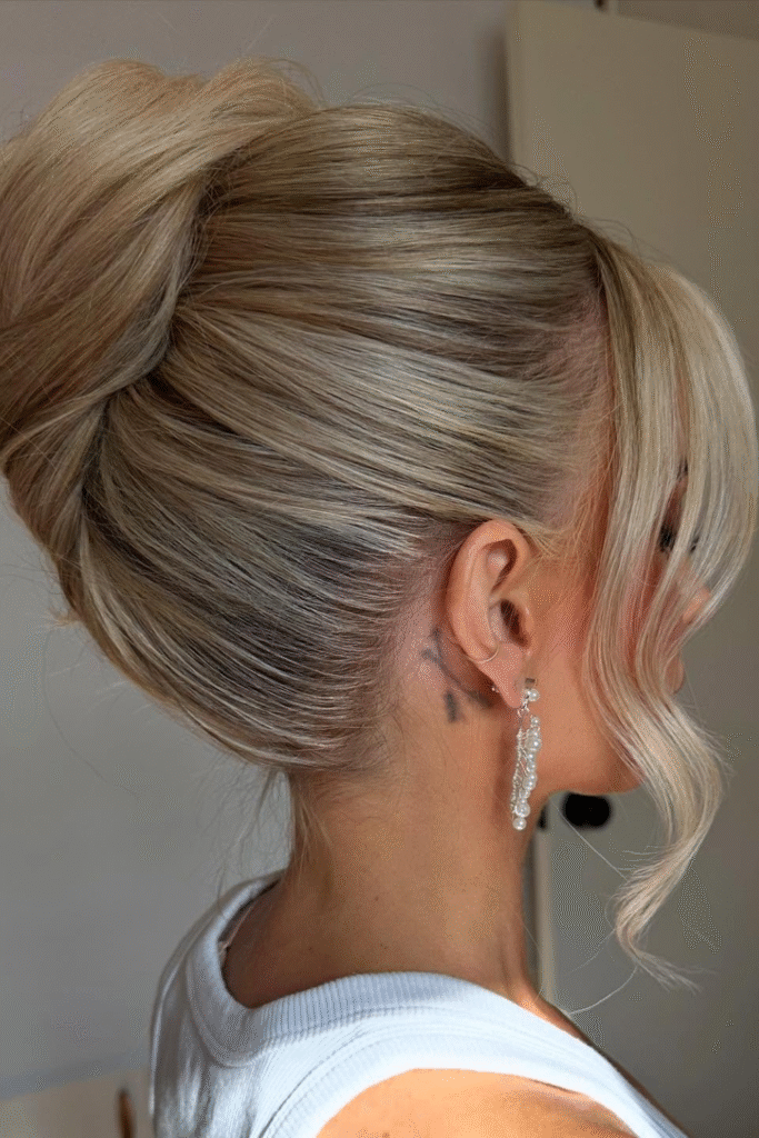 21+ Beautiful Updo Hairstyles You’ll Love 7