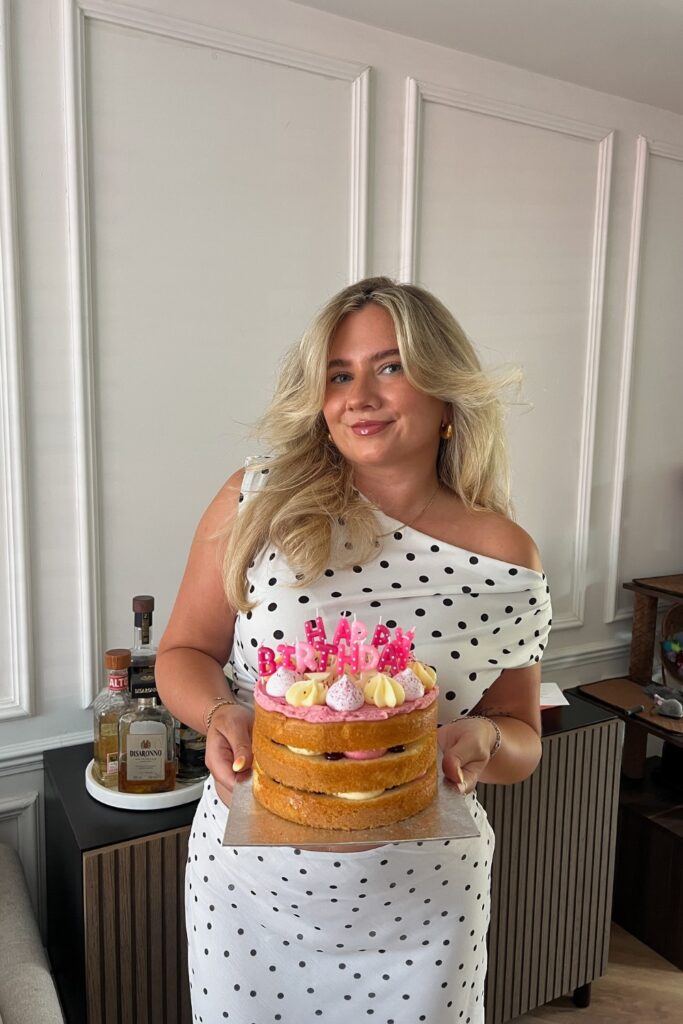 21+ Birthday Outfits for a Fun Stylish Celebration 8