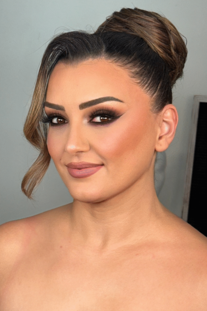 19+ Smokey Eye Makeup Looks for Bold and Soft Glam 8