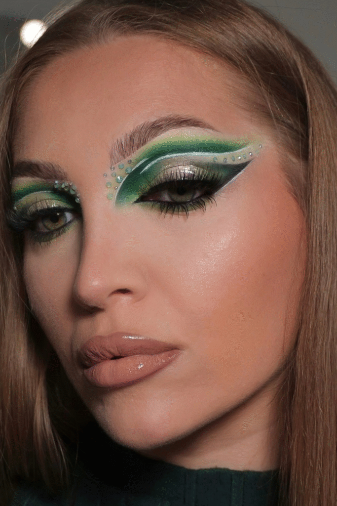 23+ Stunning Green Eye Makeup Ideas for Every Mood 9