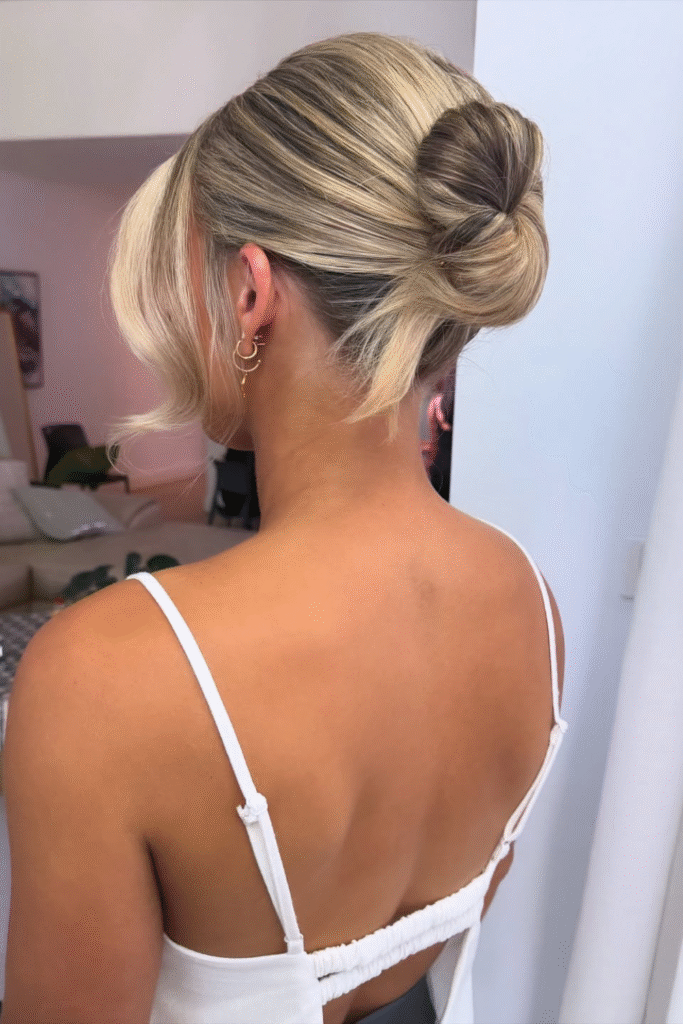 24+ Bridesmaid Hairstyles That Steal the Spotlight 9