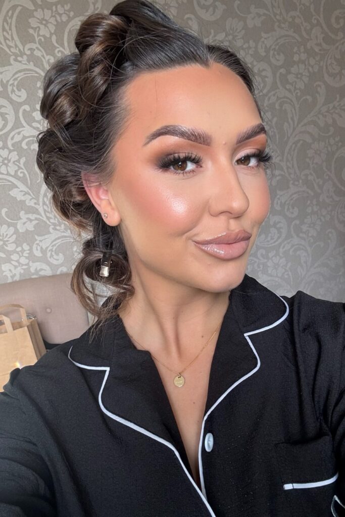 24+ Soft Bridesmaid Makeup Ideas for a Fresh Wedding Look beatricehollimakeup 1740501600 3575909060475007103 1425516774 (custom)