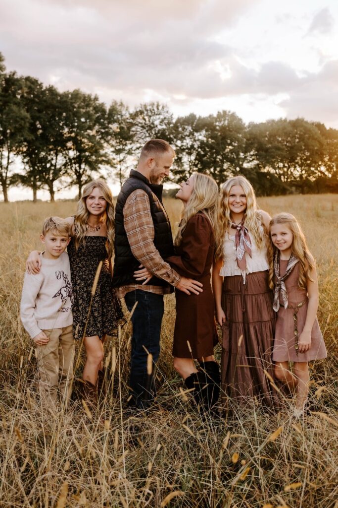 21+ Family Photo Outfit Ideas That Look Great Together cayla brinson 1762349528 3759182761635539205 23123563 (custom)