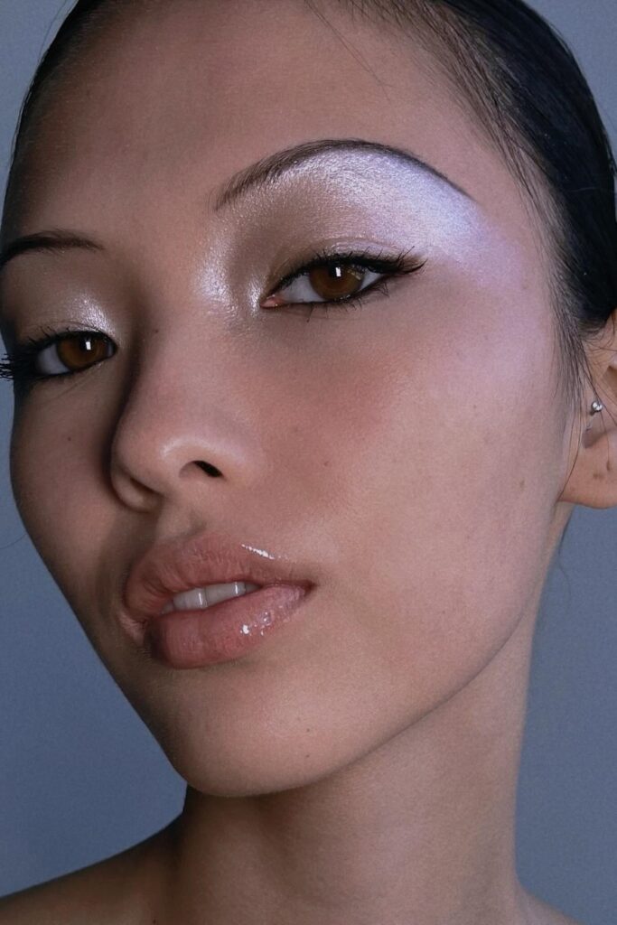 16+ Eye Makeup Ideas for Bold or Soft Everyday Looks davidrazzano 1746817253 3628888601372604303 1119622782 (custom)