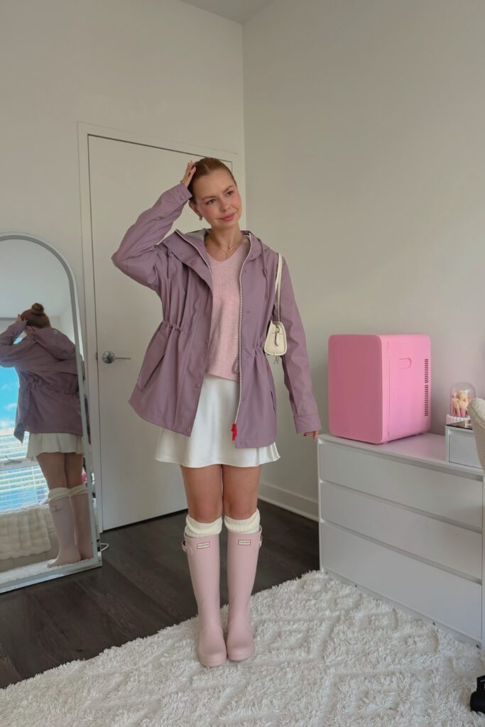 20+ Rainy Day Outfits for Cozy Practical Style elizabeth.vev 1760920833 3747198004445946102 57247057786 (custom)