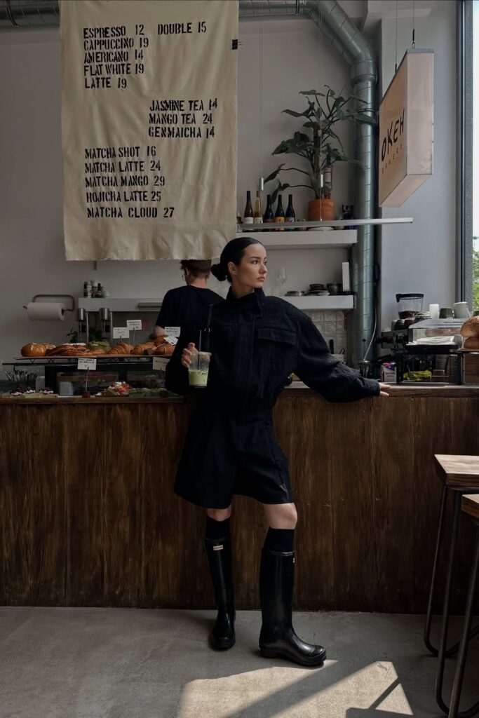 20+ Rainy Day Outfits for Cozy Practical Style its auris 1749484967 3651267002607600097 4049603949 (custom)